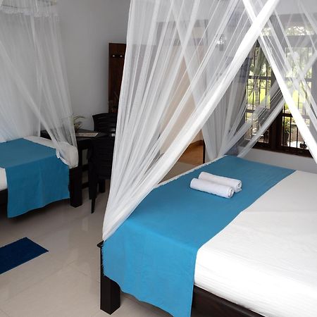 Lake Wind Habarana Luaran gambar