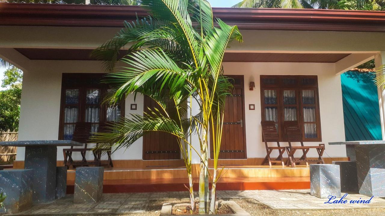 Lake Wind Habarana Luaran gambar